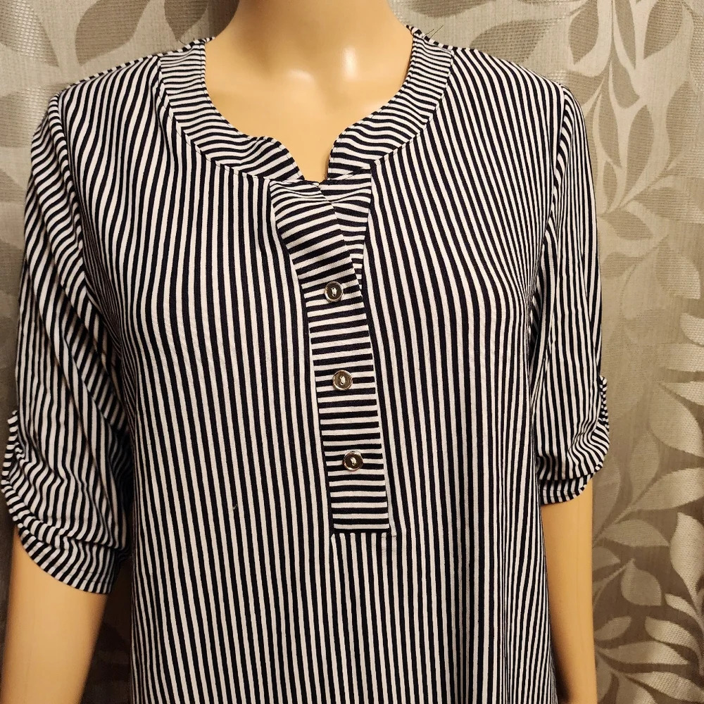 Striped Half Sleeve Top - Picture 2 of 12